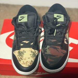 Multi-Camo Nike Dunks, Size 6 in men. Very mint condition only worn a few times